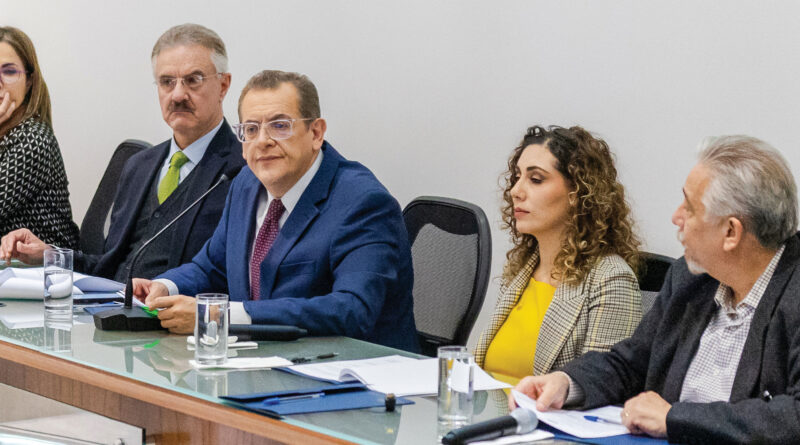 Miembros de la Sociedad Mexicana de Oftalmología (SMO) reunidos en asamblea extraordinaria en la Ciudad de México.